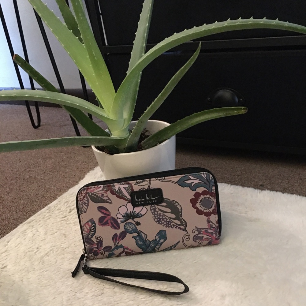 Wallet Nicole Miller